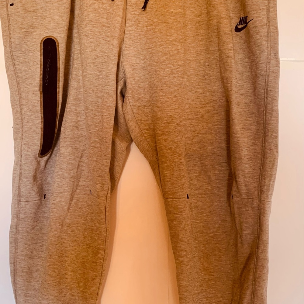 Nike Heather Gray Joggers 1x cropped